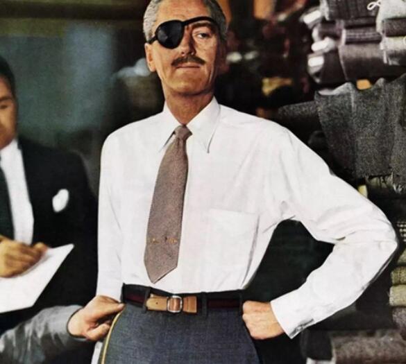 現(xiàn)代的襯衫是可以單獨(dú)穿的