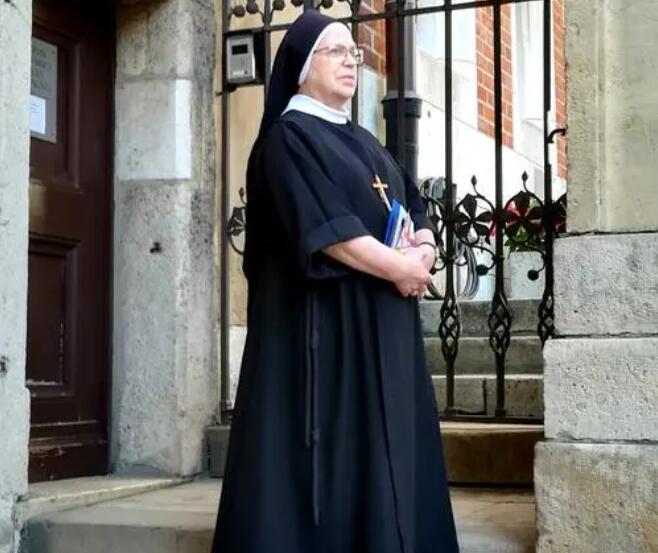 實(shí)驗(yàn)室為什么要穿白大褂